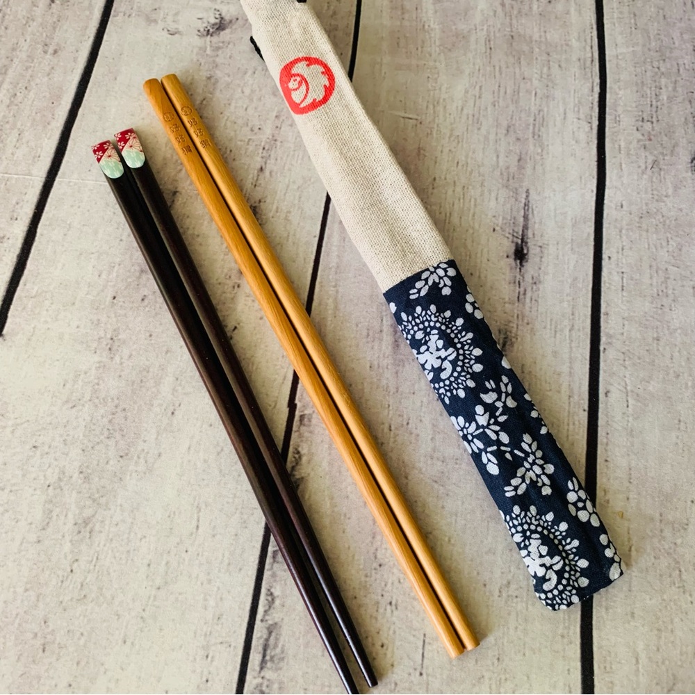 2x Chinese bamboo chopsticks - Picture 1 of 1
